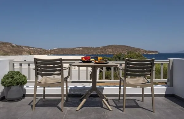 Deluxe Suite breakfast at the balcony with unique view
