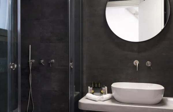 Junior Suite bathroom