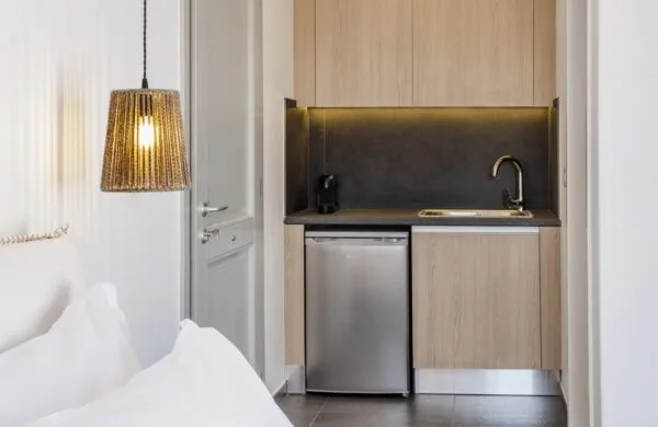 Deluxe Studio kitchenette