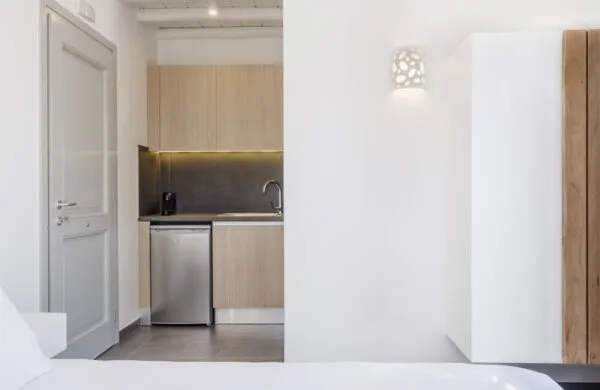 Deluxe Studio kitchenette