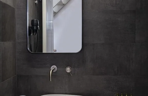 Junior Suite 3 bathroom